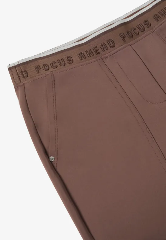 Lässige braune Hose mit mittlerer Bundhöhe
