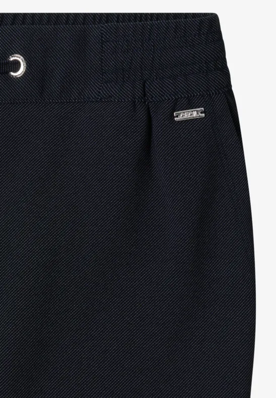 Lässige, schmal geschnittene Hose mit Kordelzug