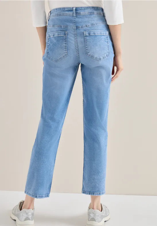 Gerade Jeans mit hohem Bund