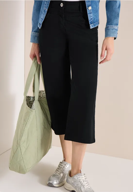 Ausgestellte Culottes mit hohem Bund