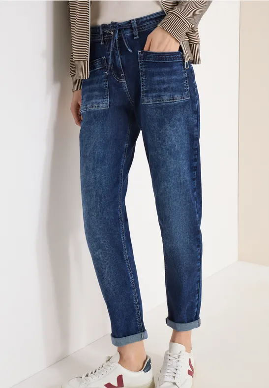 Locker geschnittene Jeans mit Kordelzug