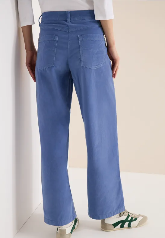 Cordhose mit weitem Bein