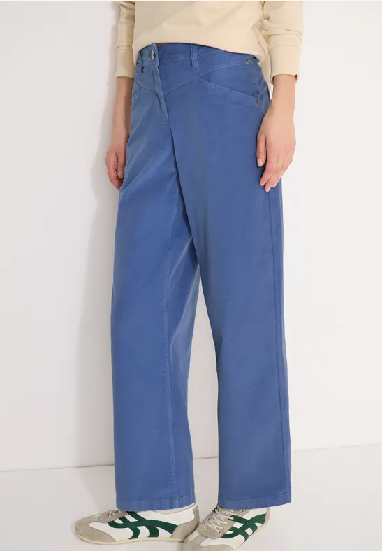 Cordhose mit weitem Bein