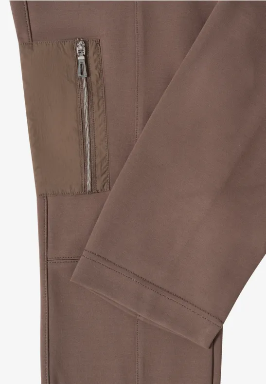 Lässige Hose mit Mid-Waist und schmalem Bein
