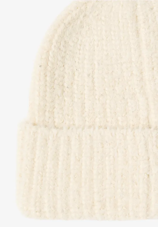 Weiche Strickmütze aus Federgarn