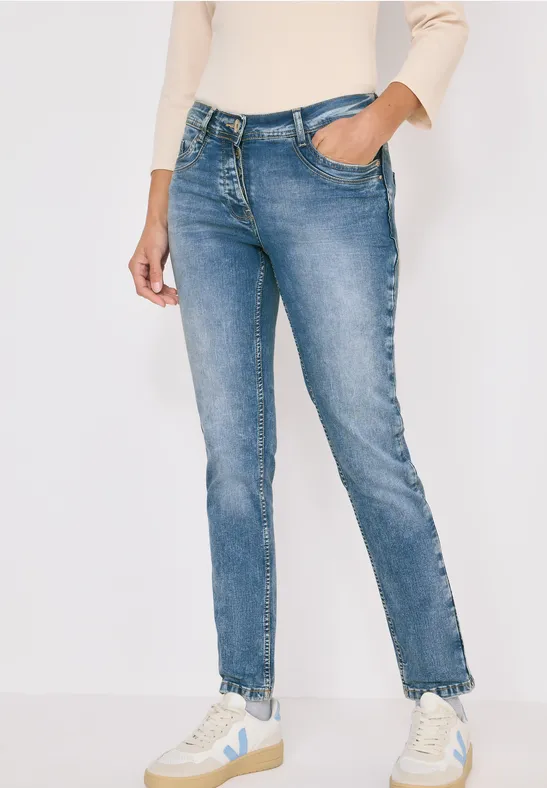 Schmal geschnittene Charlize Jeanshose
