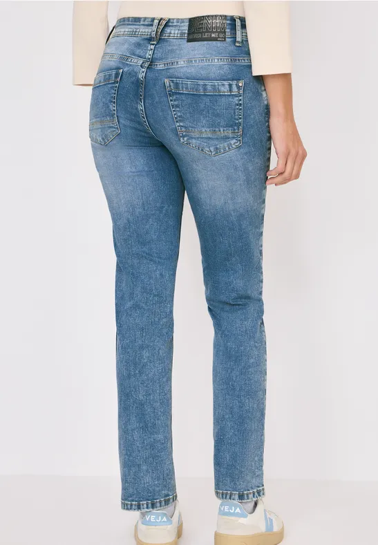 Schmal geschnittene Charlize Jeanshose