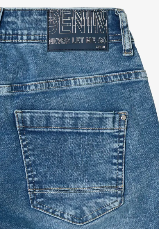 Schmal geschnittene Charlize Jeanshose