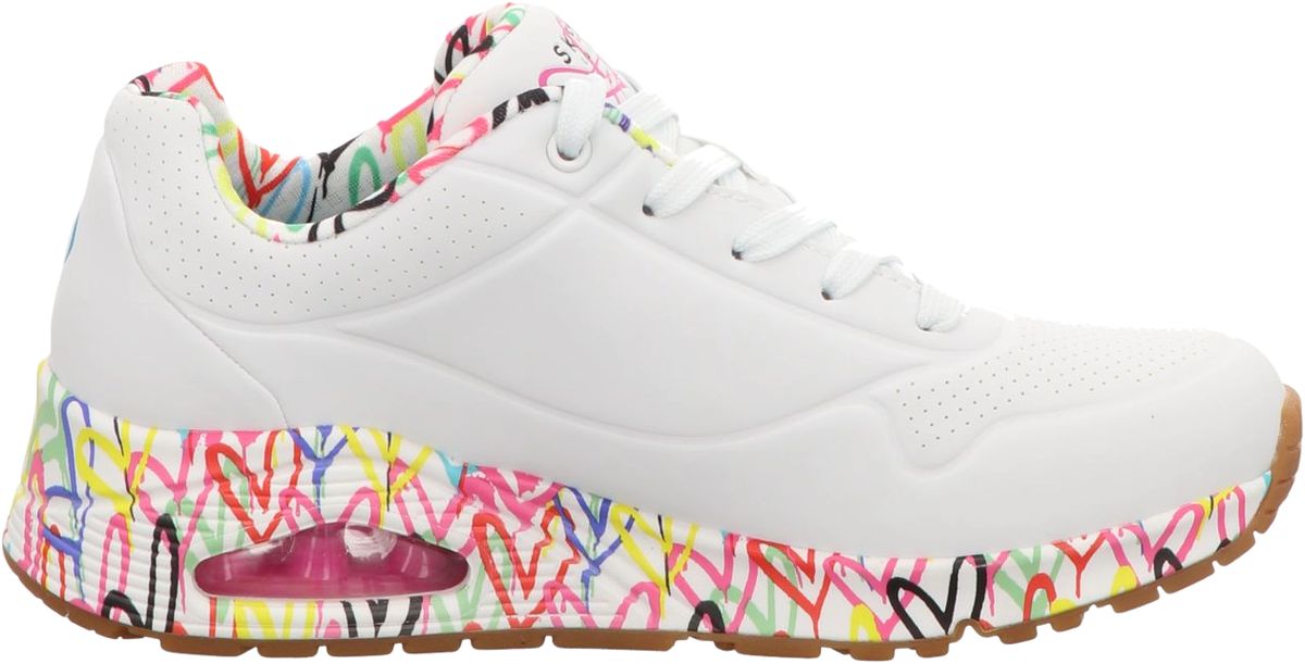 Sneaker mit Graffiti-Herz-Akzenten