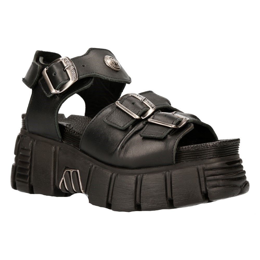 Plateausandalen mit Schnallendetails