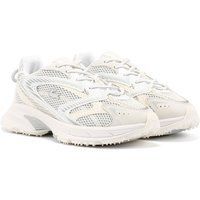 Moderner Athleisure-Sneaker aus verschiedenen Materialien