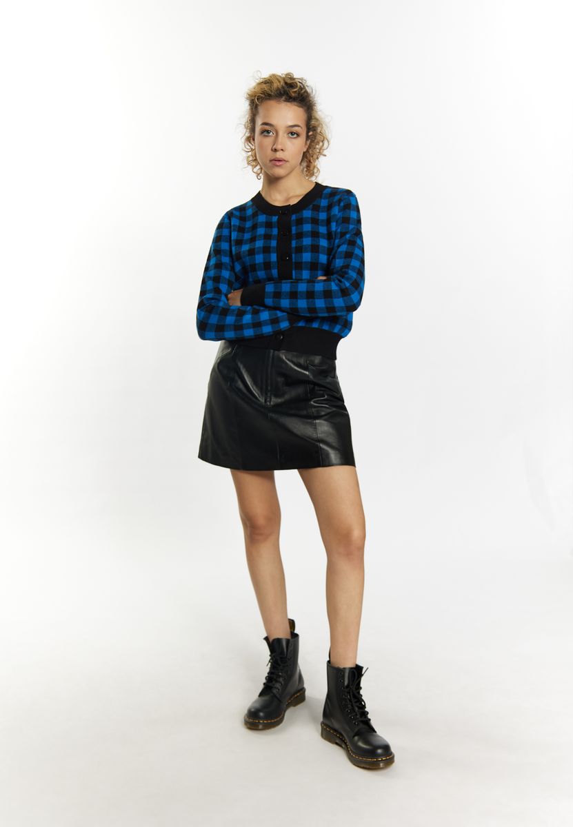 Kurze Strickjacke mit Karomuster
