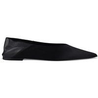 Spitz zulaufende Ballerinas aus Satin