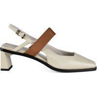 Slingback-Sandalen mit Blockabsatz aus Leder