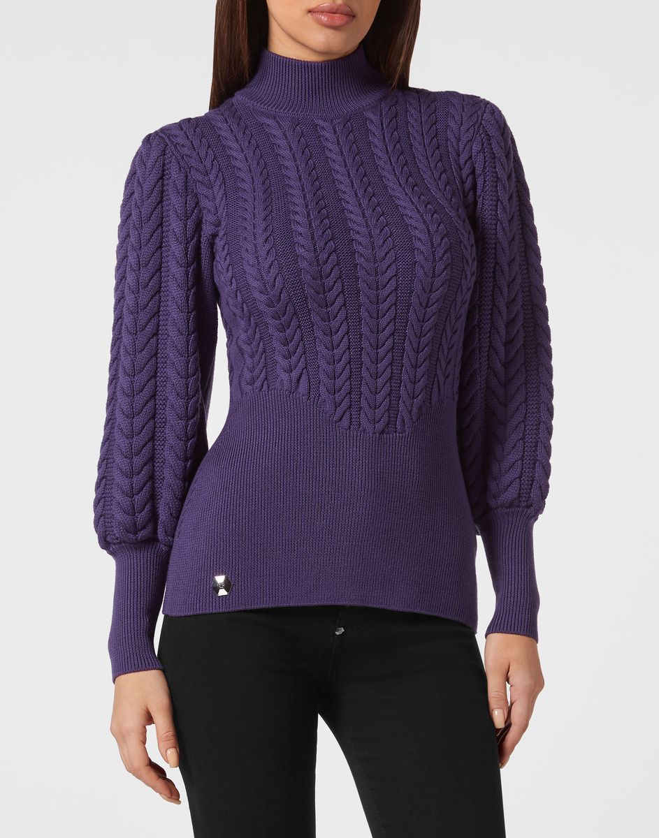 Rollkragenpullover mit Zopfmuster und Puffärmeln