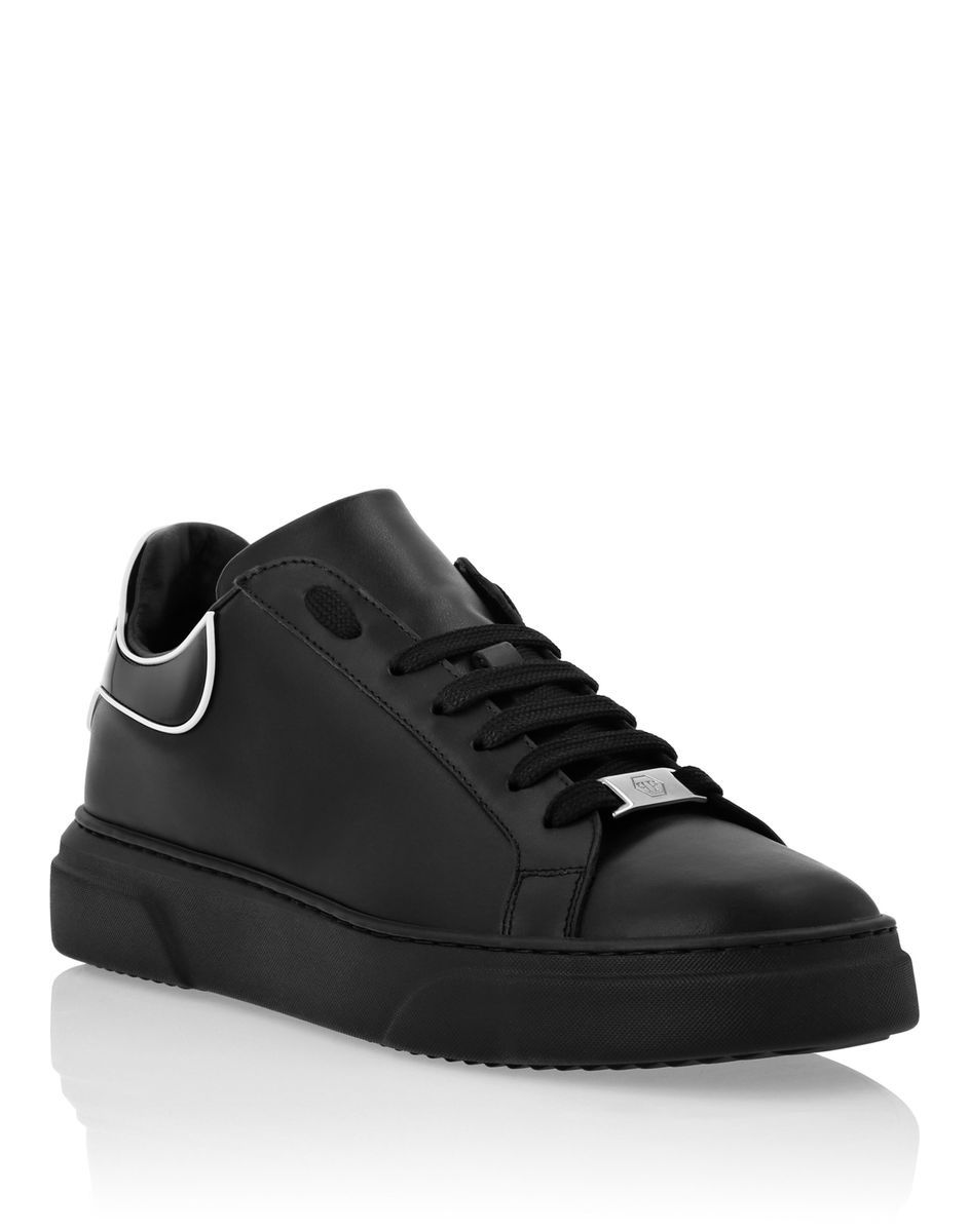 Schwarze Leder-Sneakers mit niedrigem Schaft