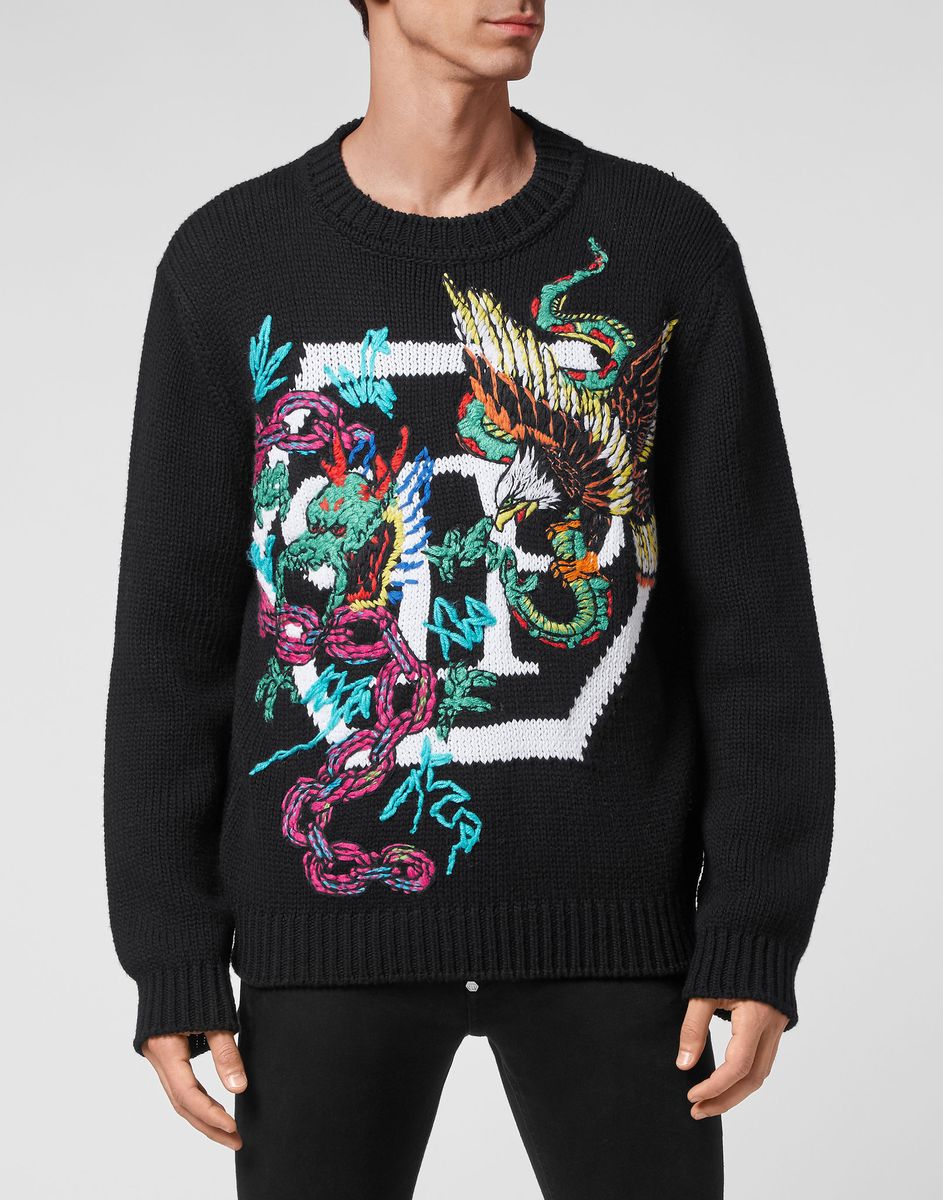 Schwarzer Zopfstrickpullover mit Tigerstickerei
