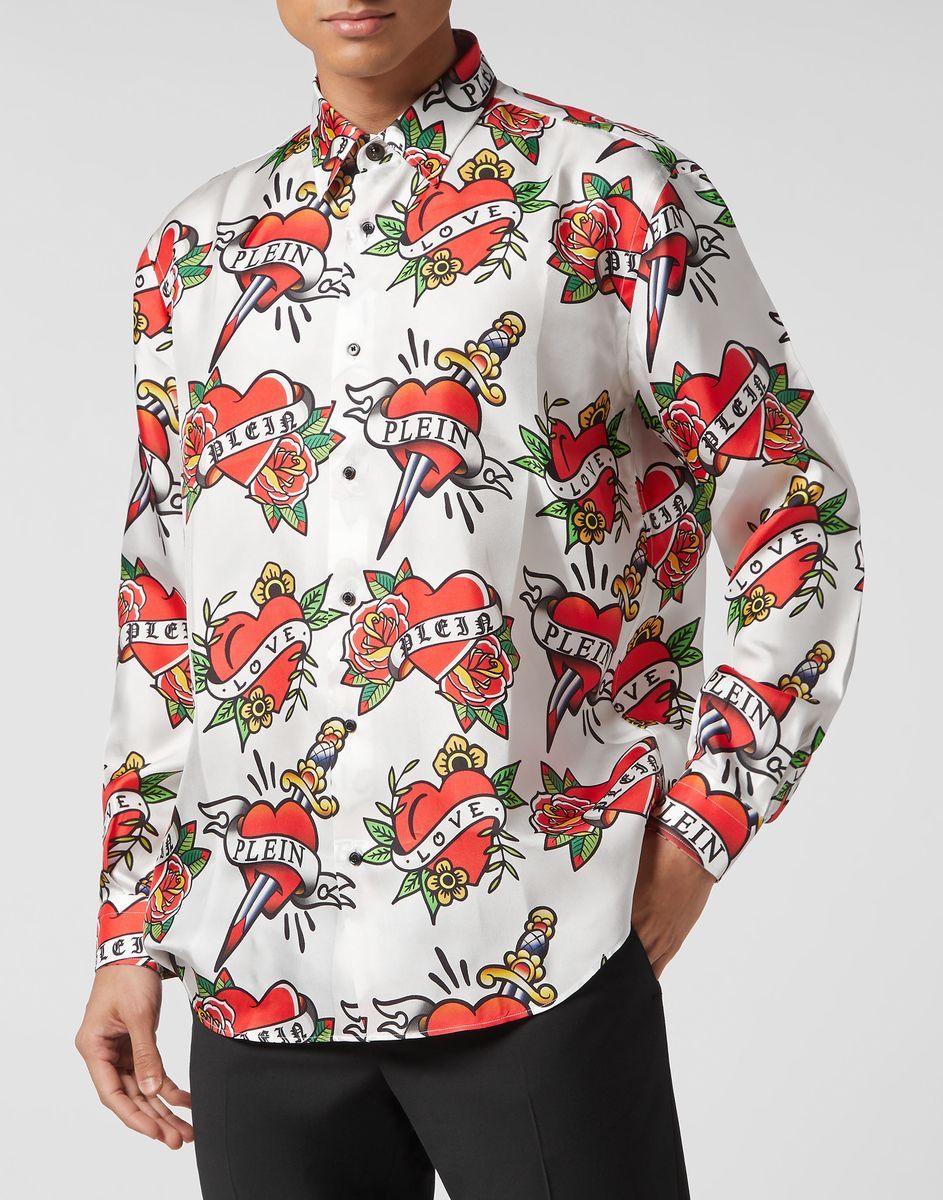 Seidenhemd mit Love Tattoo-Print