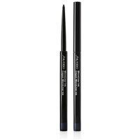 Präziser marineblauer Eyeliner