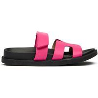 Pinkfarbene Zwei-Riemen-Sandalen