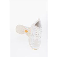 Weiße Mesh- und Wildleder-Sneakers
