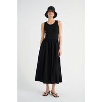 Ärmelloses, hochtailliertes Midikleid