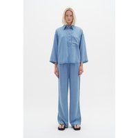 Hellblaue, locker sitzende Lyocell-Hose