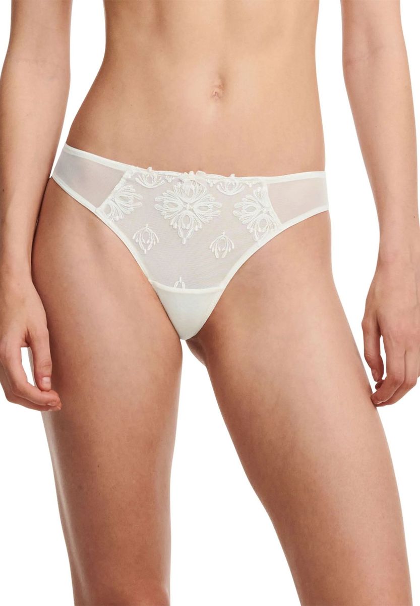 Eleganter String mit floraler Stickerei