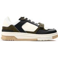 Moderne Ledersneakers mit Einsätzen