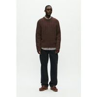 Brauner Zopfstrickpullover mit Rundhalsausschnitt