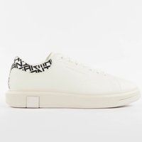 Sneakers im urbanen Lederlook