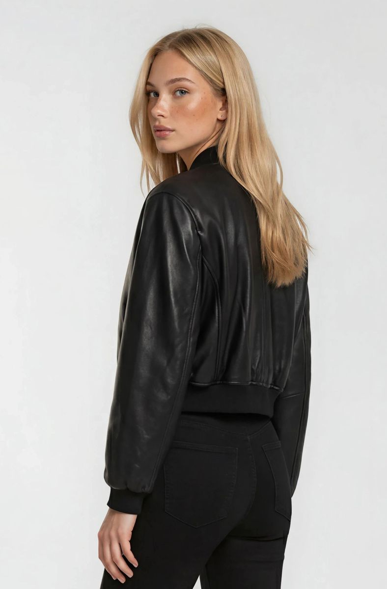 Kurze minimalistische Lederbomberjacke
