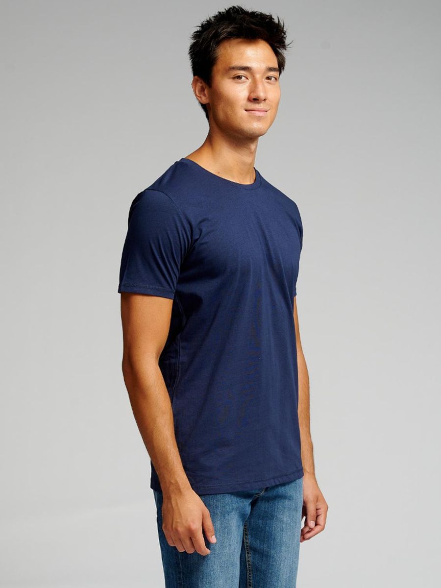 Klassisches, figurbetontes T-Shirt mit Rundhalsausschnitt