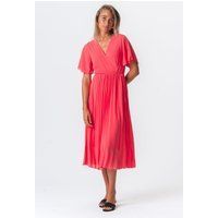 Korallenfarbenes Plissee-Midikleid mit Flatterärmeln