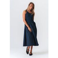 Ärmelloses Midikleid mit gerafftem Rockteil