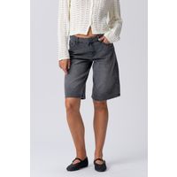 Locker sitzende Denim Jorts