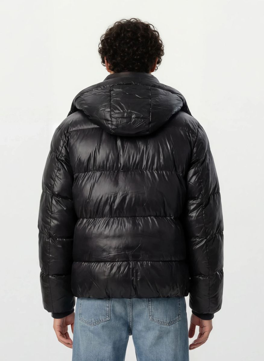 Glänzende gesteppte Pufferjacke