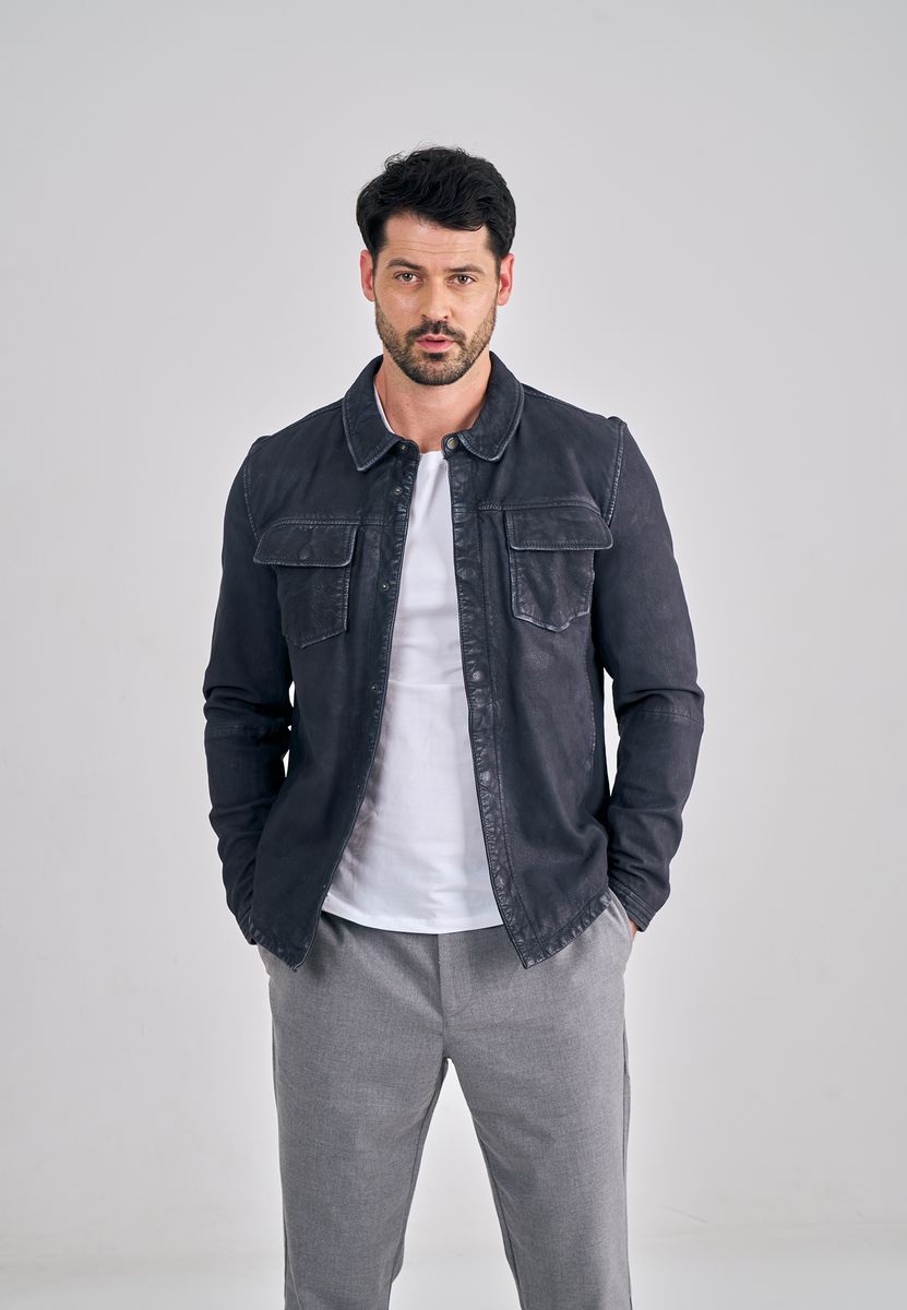 Lässige Lederhemdjacke mit Taschen