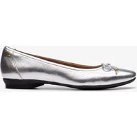 Silberne Ballerinas aus Metallic-Leder