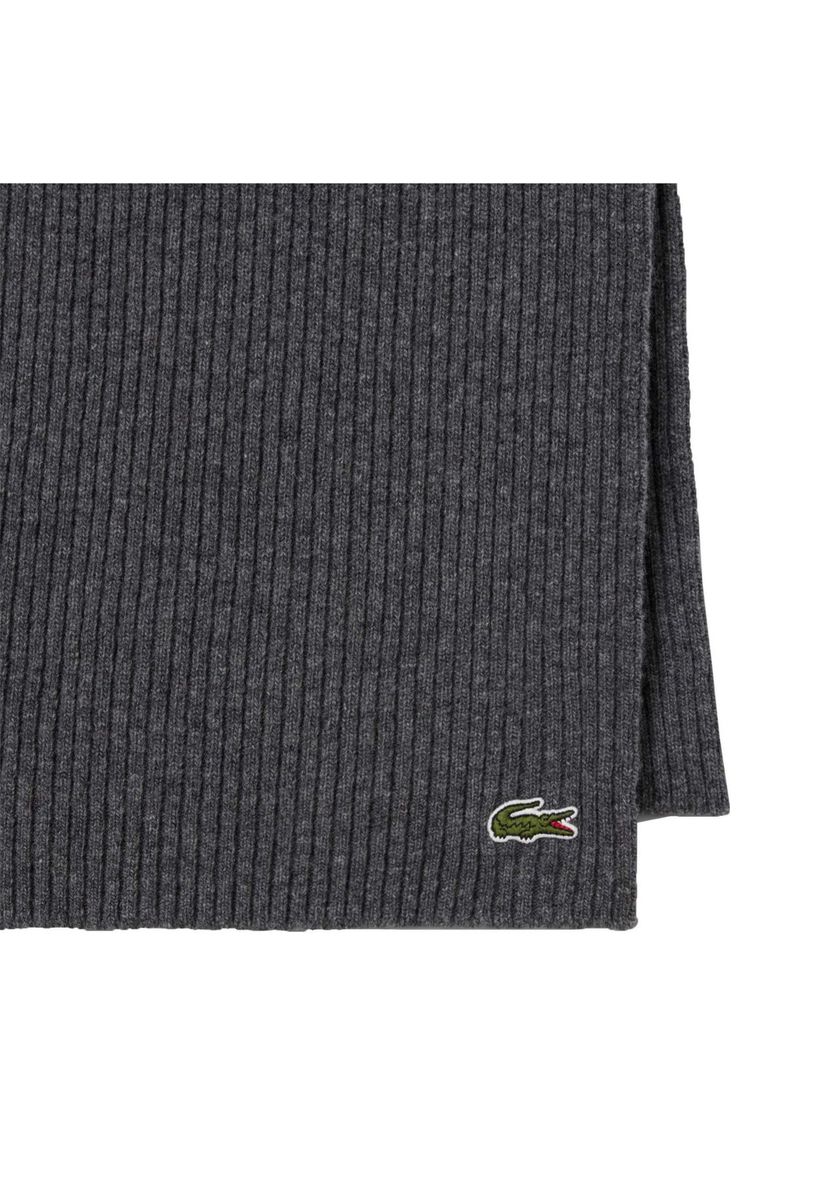 Klassischer Rippstrick-Schal aus Wolle