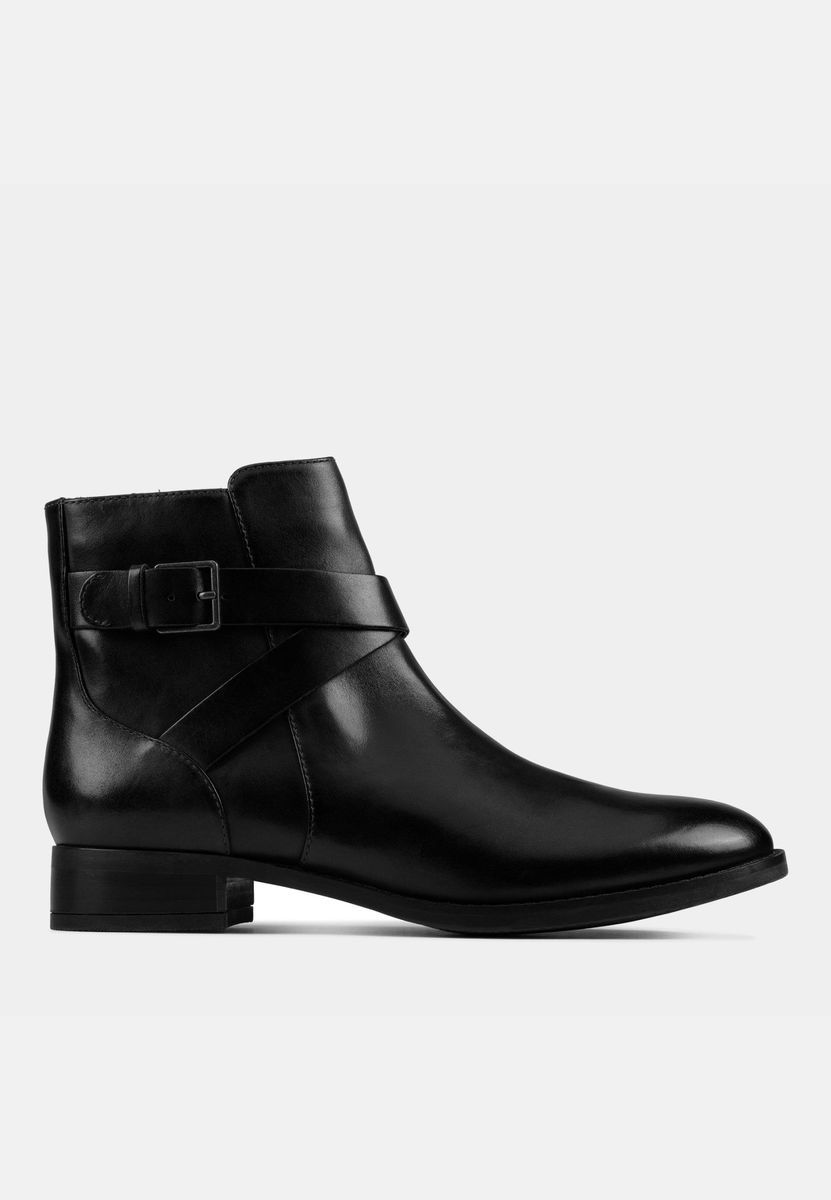 Klassische Leder Stiefelette mit Schnalle