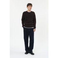 Klassischer Strickpullover mit Rundhalsausschnitt