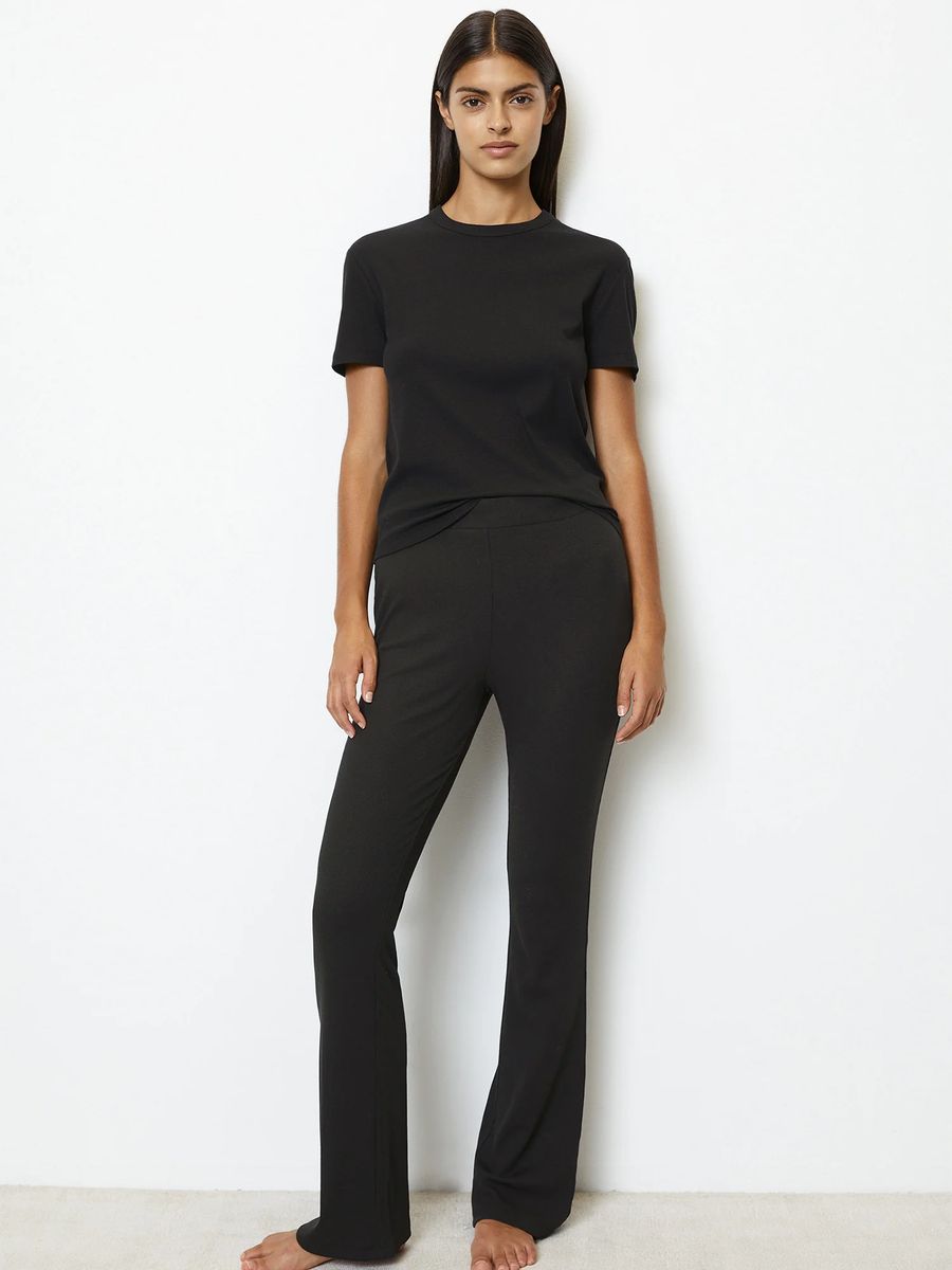 Minimalistische Loungehose mit Schlagbein