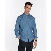 Klassisches Chambray-Button-Down-Hemd