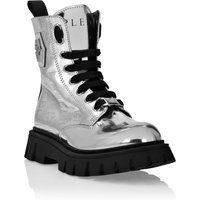 Metallisch-silberne Schnürstiefeletten