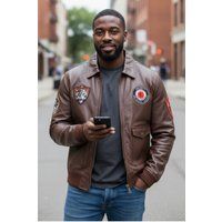Leder Bomberjacke mit Aufnähern