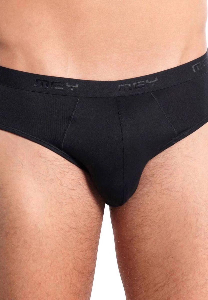 Klassischer Slip Hochgeschnittenes Bein