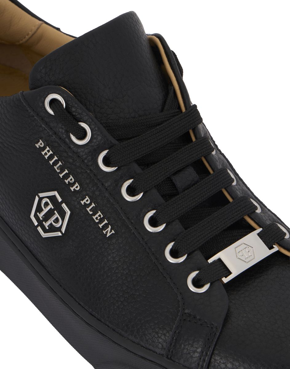 Low-Top Leder-Sneaker mit Hexagon-Logo