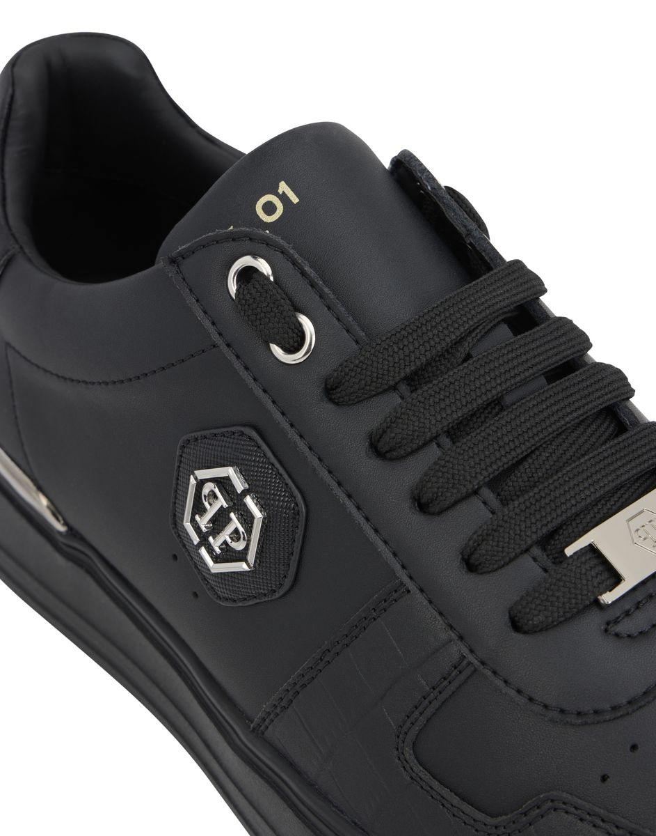 Sneaker aus geprägtem Nappaleder