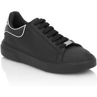 Minimalistische schwarze Lo-Top-Sneakers aus Leder
